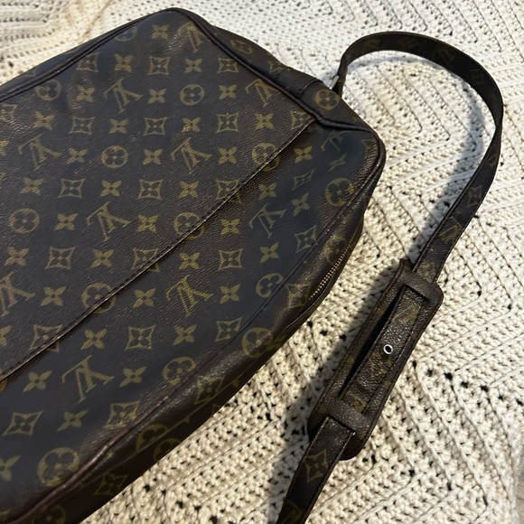 Louis Vuitton Brown Monogram Shoulder Bag - Picture 5 of 12